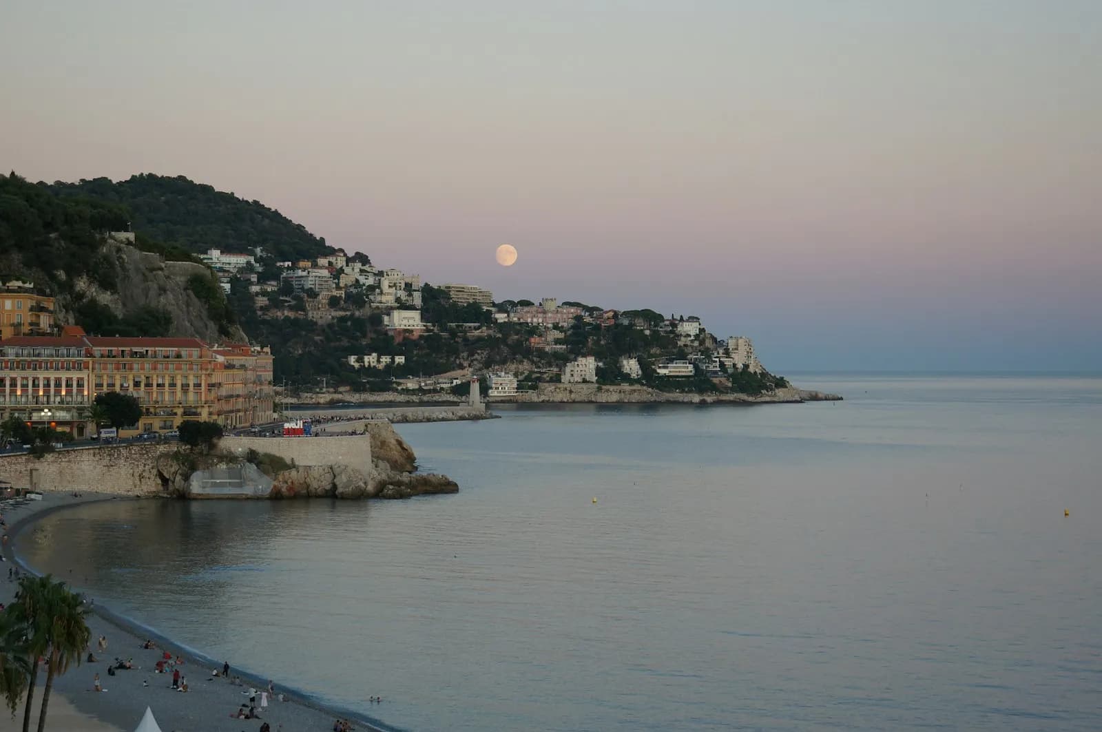 The Promenade des Anglais curving along the Bay of Nice
